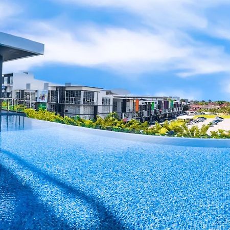 Cat City Mediterranean Theme City&Pool View Homestay 貓城地中海主題城市泳池風景民宿 Kuching Exterior photo