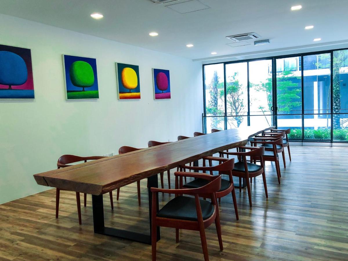 Cat City Mediterranean Theme City&Pool View Homestay 貓城地中海主題城市泳池風景民宿 Kuching Exterior photo