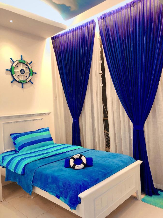 Cat City Mediterranean Theme City&Pool View Homestay 貓城地中海主題城市泳池風景民宿 Kuching Exterior photo