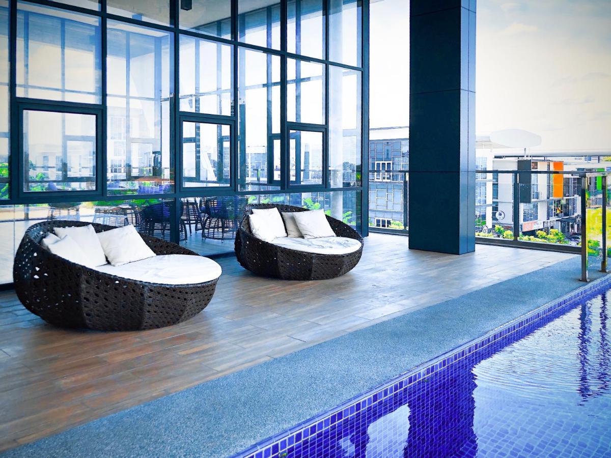 Cat City Mediterranean Theme City&Pool View Homestay 貓城地中海主題城市泳池風景民宿 Kuching Exterior photo